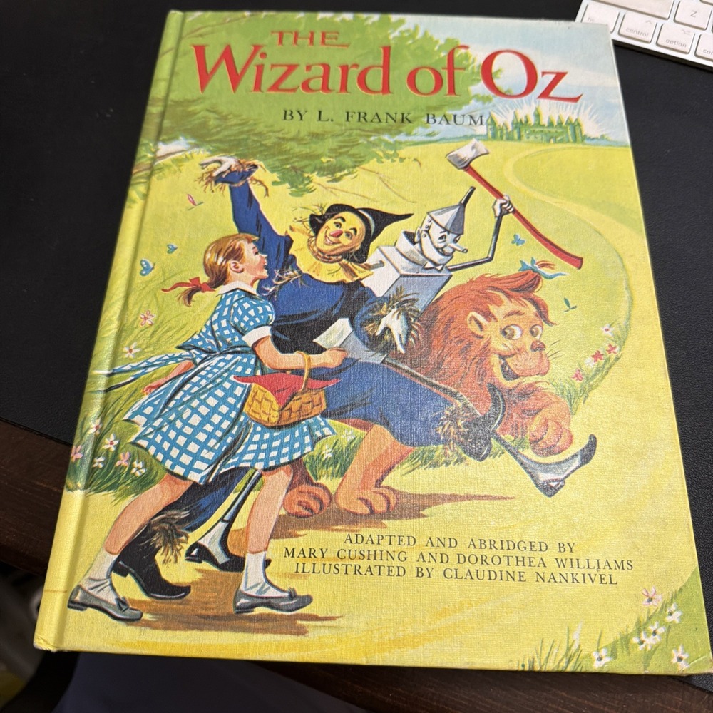 Vintage 1962 Hardcover The Wizard of Oz Book by L. Frank Baum illustrated!